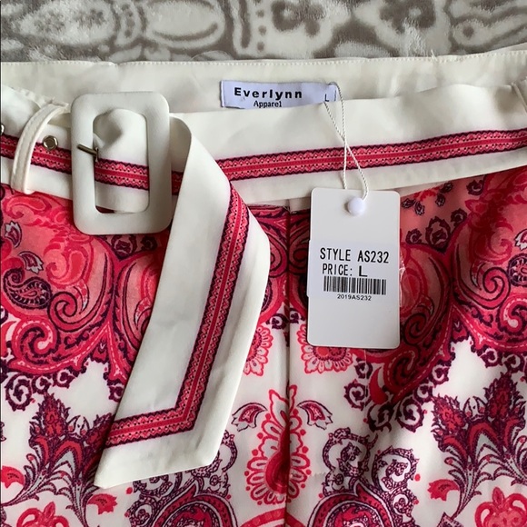 Silk fashion short in pink color - Picture 2 of 5